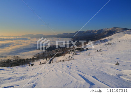 冬の美幌峠から見た雲海 111197311