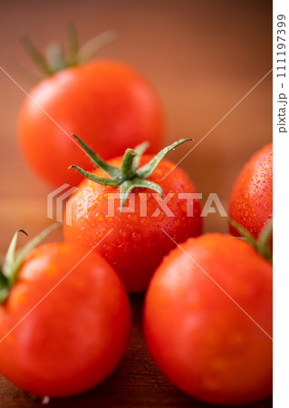 新鮮なミニトマト 111197399