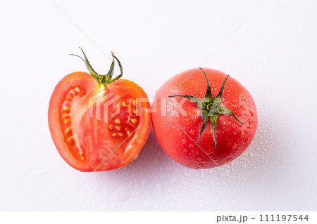 新鮮なトマト 111197544