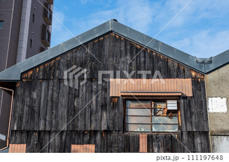 日本の広島県福山市の古くてとても美しい建物 111197648