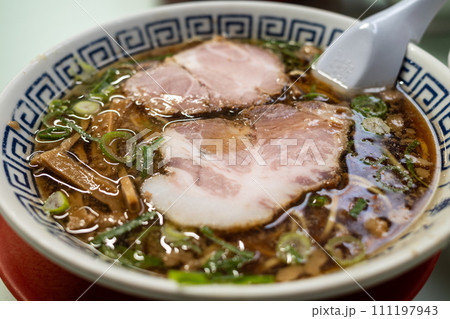 とても美味しい日本の広島県福山市のラーメン 111197943