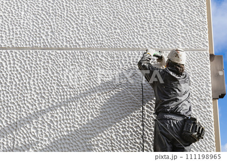 住宅外壁補修工事　外壁のVカットクラック補修工事 111198965