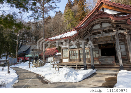冬の迦葉山龍華院　本堂 111199972