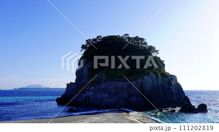伊豆諸島新島の鳥ヶ島と間々下海岸と三郎浜 伊豆諸島新島の鳥ヶ島と間々下海岸と三郎浜 111202819