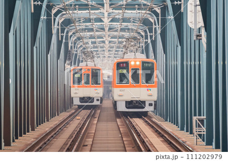 【阪神本線】淀川橋梁を渡る直通特急 111202979