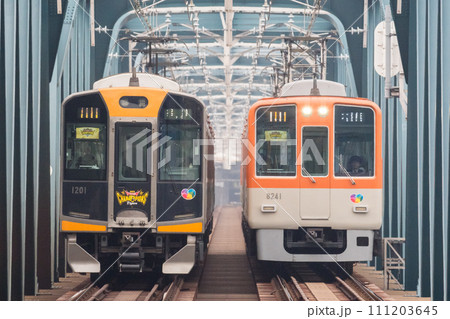 【阪神本線】淀川橋梁を渡る直通特急と急行列車 111203645
