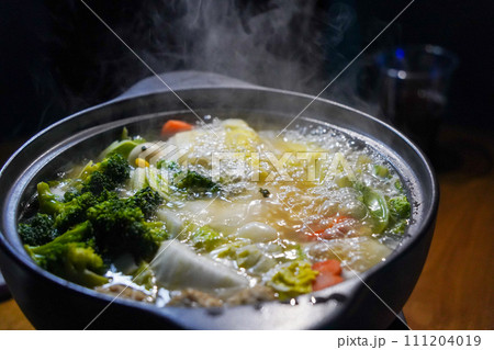 極寒の真冬に頂く熱々な夜鍋 極寒の真冬に頂く熱々な夜鍋 111204019