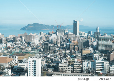香川県庁舎から高松市街地の眺め（2024年1月撮影） 111204387