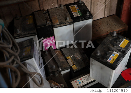 寿命を終えたバッテリー達 111204919