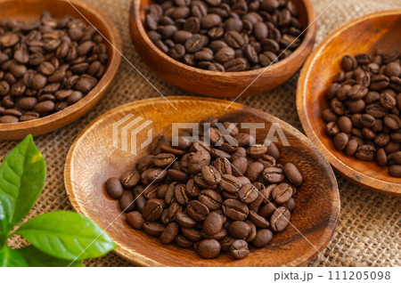 色々な品種のコーヒー 111205098