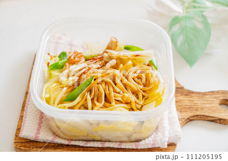 レンジアップで簡単ソース焼きそば 111205195