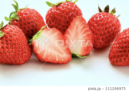 美味しそうなイチゴ 美味しそうなイチゴ 111206975