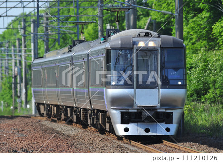 千歳線　植苗　JR北海道　785系　NE-5編成（札幌）　すずらん 111210126
