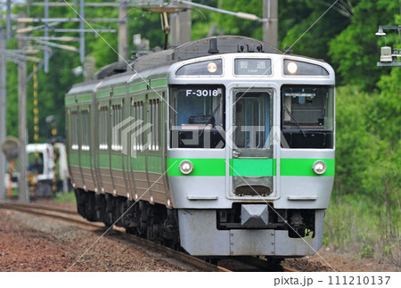 千歳線 植苗 JR北海道 721系 F-3018編成(札幌) 千歳線 植苗 JR北海道 721系 F-3018編成(札幌) 111210137