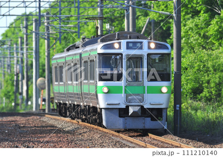 千歳線 植苗 JR北海道 721系 F-8編成(札幌) 千歳線 植苗 JR北海道 721系 F-8編成(札幌) 111210140