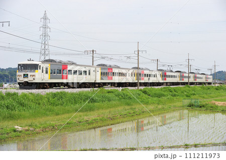 高崎線 八木原ー渋川 JR東日本 185系 OM06編成(大宮) 水上 高崎線 八木原ー渋川 JR東日本 185系 OM06編成(大宮) 水上 111211973