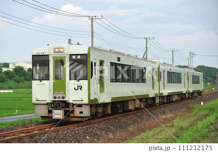 八高線　用土ー松久　JR東日本　キハ110-207+キハ110-219+キハ110-218（高崎） 111212175