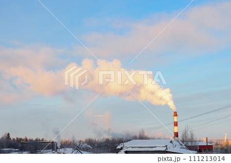 Smoke from a factory chimney. Ecological pollution. Air emissions polluting forest. Industrial waste. Industry metallurgical plant emissions. Smog and bad ecology. Central heating of CHP in winter. Smoke from a factory chimney. Ecological pollution. Air emissions polluting forest. Industrial waste. Industry metallurgical plant emissions. Smog and bad ecology. Central heating of CHP in winter. 111213014