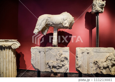 Parts of a lion statue and bas-reliefs with centaurs 111213081