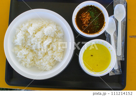 イベントで買ったカレーライス2品 イベントで買ったカレーライス2品 111214152
