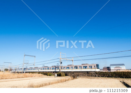 【近鉄奈良線】大極門跡を通過する準急列車 111215309