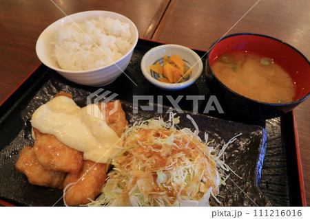 本日の日替わり定食 チキンタルタル定食 本日の日替わり定食 チキンタルタル定食 111216016