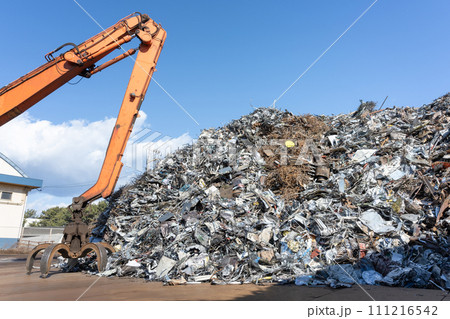 産業廃棄物置き場　ごみ山　スクラップ 111216542