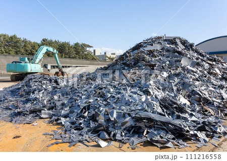 産業廃棄物置き場　ごみ山　スクラップ 111216558