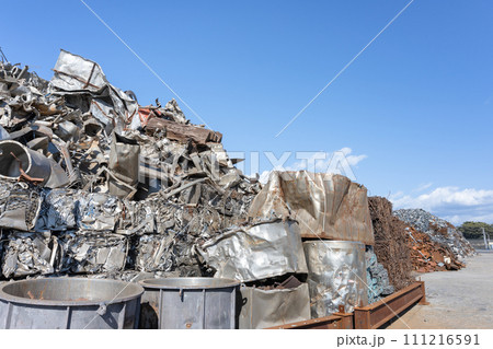 産業廃棄物置き場　ごみ山　スクラップ 111216591