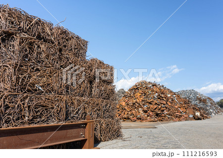 産業廃棄物置き場 ごみ山 スクラップ 産業廃棄物置き場 ごみ山 スクラップ 111216593