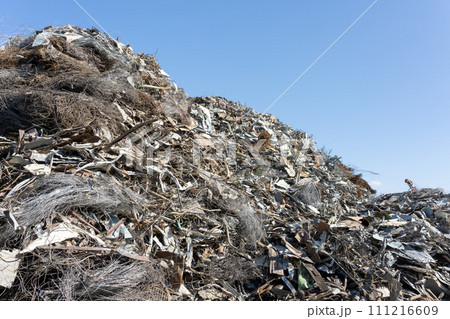 産業廃棄物置き場　ごみ山　スクラップ 111216609