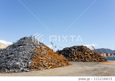 産業廃棄物置き場　ごみ山　スクラップ 111216613