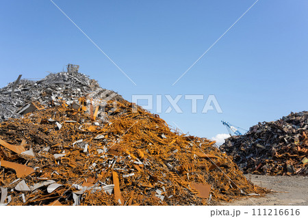 産業廃棄物置き場　ごみ山　スクラップ 111216616