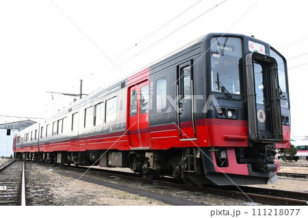 郡山に停車する719系700番台のフルーティアふくしま 郡山に停車する719系700番台のフルーティアふくしま 111218077