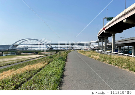 荒川風景・江北橋、首都高速五色桜大橋~江北ジャンクション【東京都足立区】 荒川風景・江北橋、首都高速五色桜大橋~江北ジャンクション【東京都足立区】 111219489