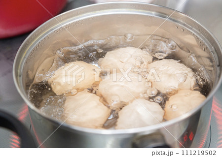 ゆで卵を作る鍋 111219502