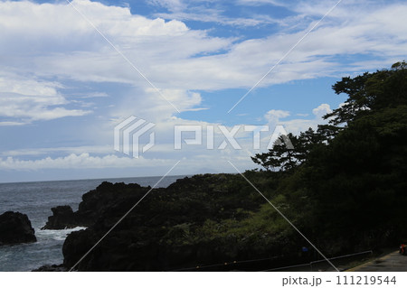海へと続く道 海へと続く道 111219544