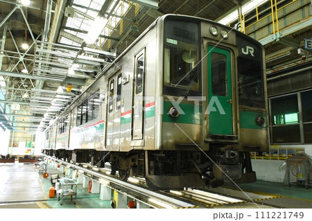 車両基地に停車する701系電車 車両基地に停車する701系電車 111221749