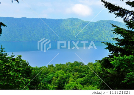 倶多楽湖の絶景 (北海道白老郡白老町) 倶多楽湖の絶景 (北海道白老郡白老町) 111221825