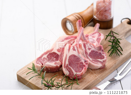 ラムチョップ　生肉 111221875