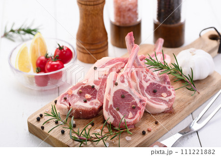 ラムチョップ　生肉 111221882