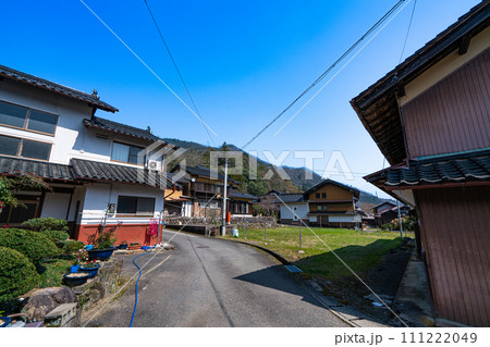 【重要伝統的建造物群保存地区】大屋町大杉 春の養蚕住宅の風景10 兵庫県養父市 【重要伝統的建造物群保存地区】大屋町大杉 春の養蚕住宅の風景10 兵庫県養父市 111222049