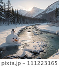 冬の朝の光を浴びる雪だるま 111223165