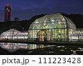 夏季ライトアップされた、名古屋市東山植物園温室 111223428