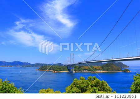 愛媛県 今治市 しまなみ海道 来島海峡大橋 愛媛県 今治市 しまなみ海道 来島海峡大橋 111223951