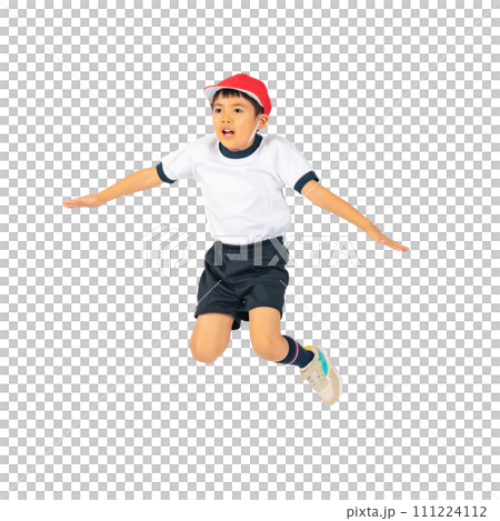 ジャンプする体操服を着た男の子　手作業で精密に切り抜いた背景透過全身写真PNG 111224112