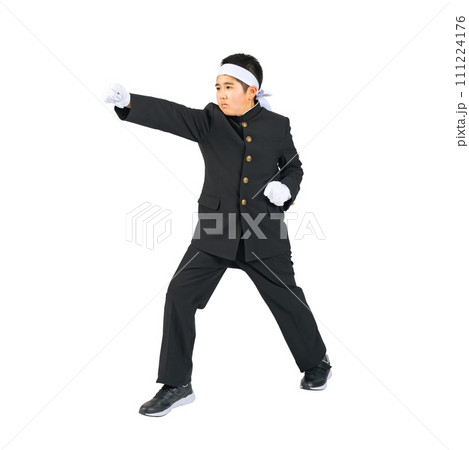 エールを送る学ランを着た応援団　手作業で精密に切り抜いた背景透過全身写真PNG 111224176