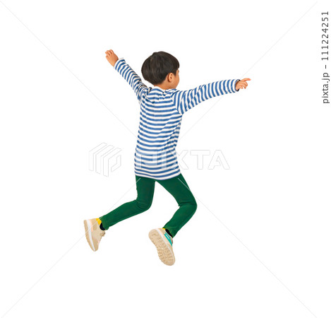 ジャンプする男の子の後ろ姿 手作業で精密に切り抜いた背景透過全身写真PNG ジャンプする男の子の後ろ姿 手作業で精密に切り抜いた背景透過全身写真PNG 111224251