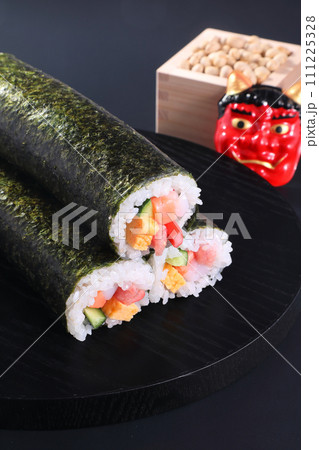 恵方巻き 恵方巻き 111225328