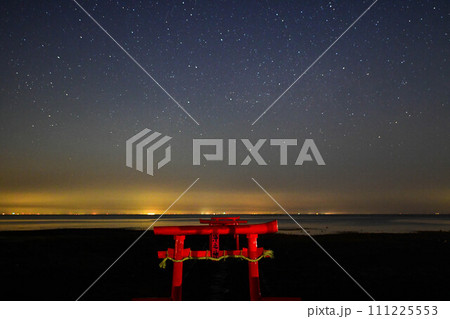 星空の海中鳥居 111225553